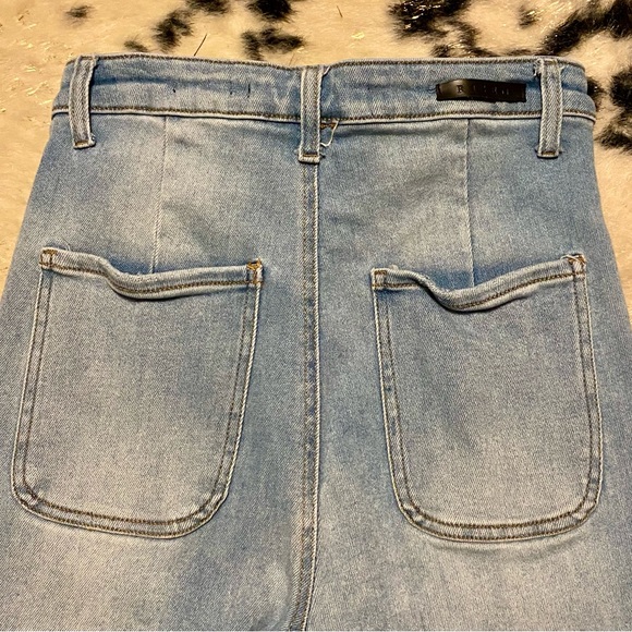 Risen Los Angeles- Broken In- Button Up, Light Blue High-Waisted Jeans👖Size 7/28 - Picture 4 of 6